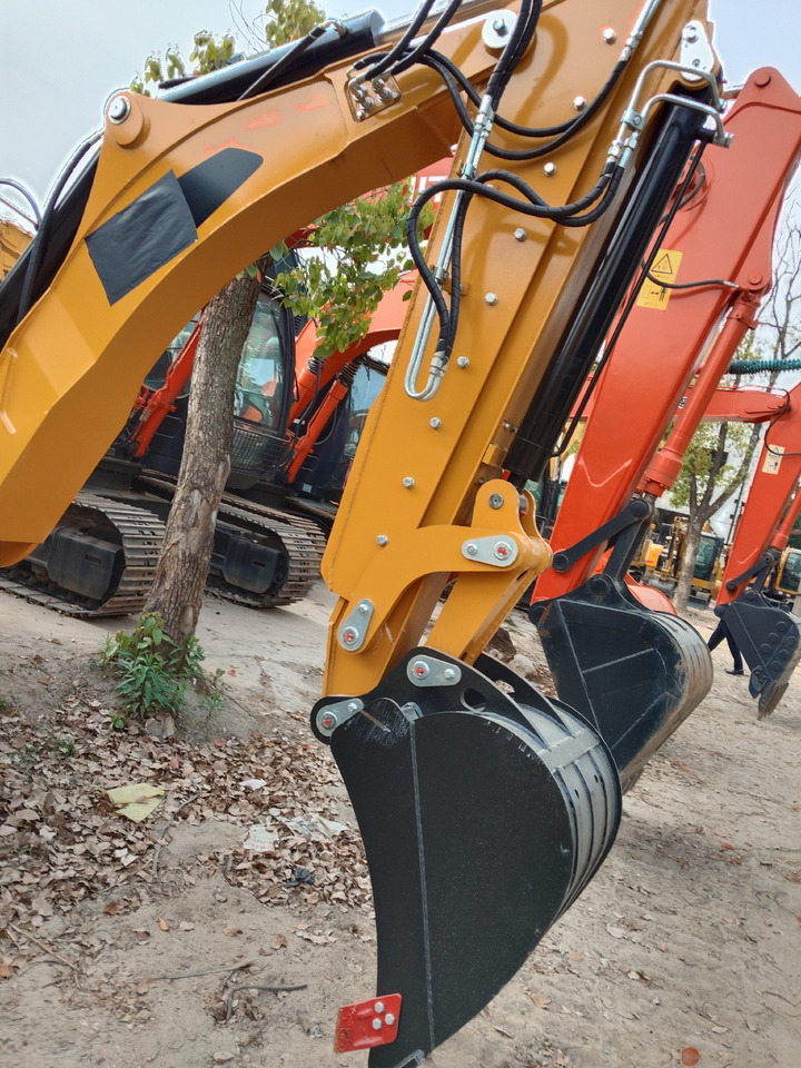 Backhoe loader CATERPILLAR 420F CAT: picture 8