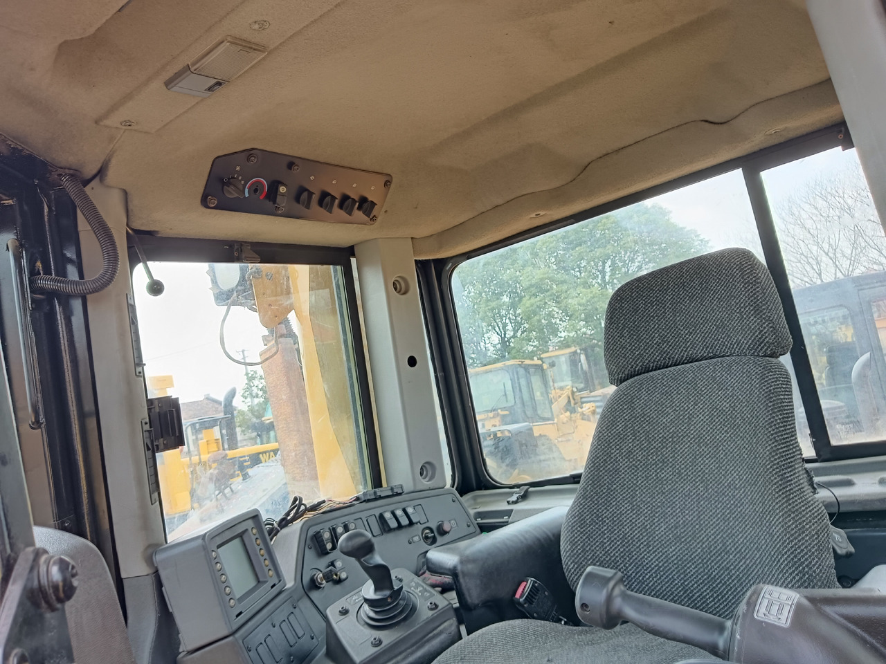CATERPILLAR D8T CAT D 8 T - Bulldozer: picture 5 CATERPILLAR D8T CAT D 8 T - Bulldozer: picture 5