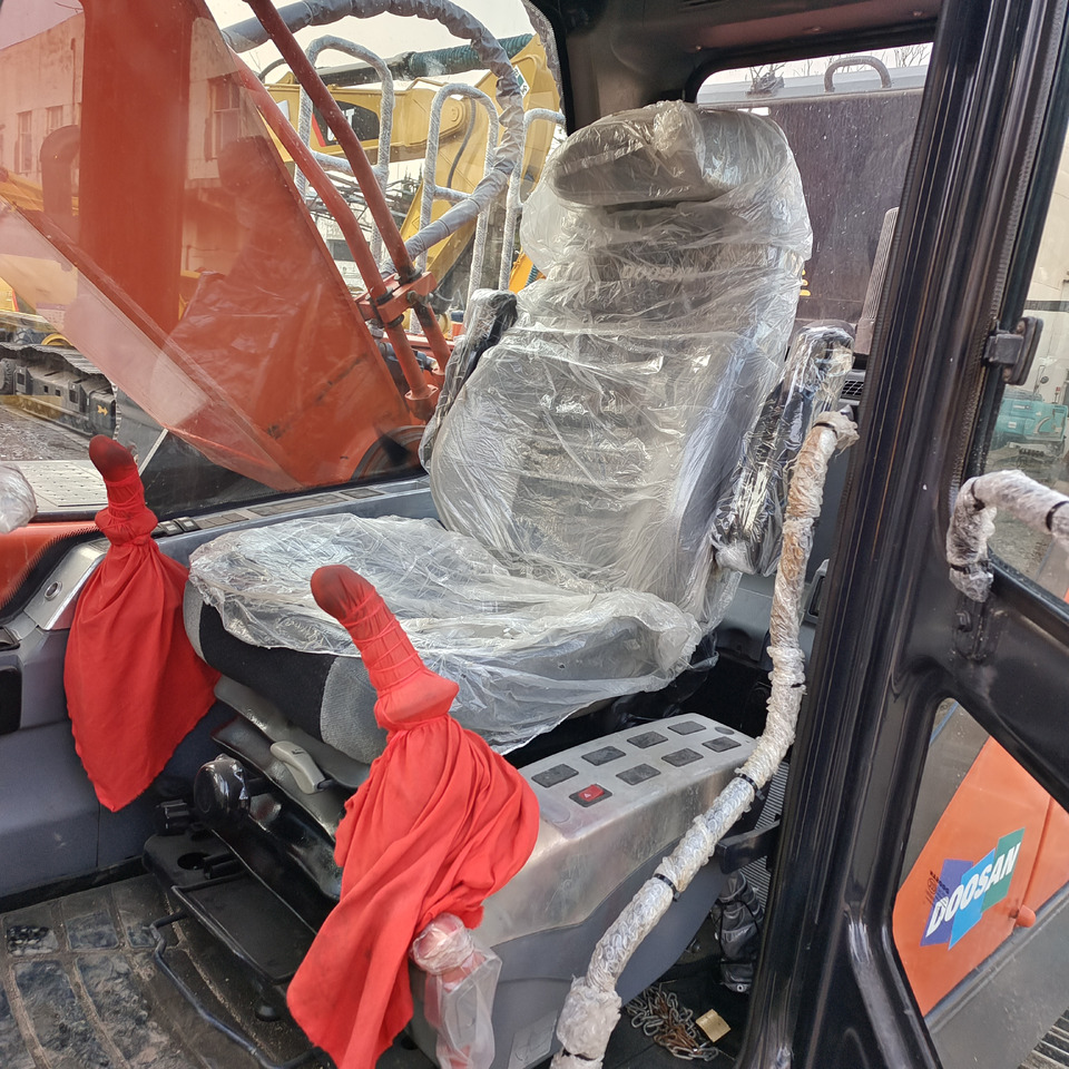 DOOSAN DX300LC-9C DX300LCA DX340 DX225 - Crawler excavator: picture 4 DOOSAN DX300LC-9C DX300LCA DX340 DX225 - Crawler excavator: picture 4