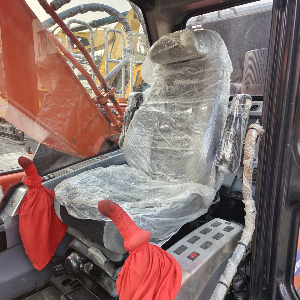 DOOSAN DX300LC-9C Doosan DX 300 LC - 9 C - Crawler excavator: picture 3 DOOSAN DX300LC-9C Doosan DX 300 LC - 9 C - Crawler excavator: picture 3