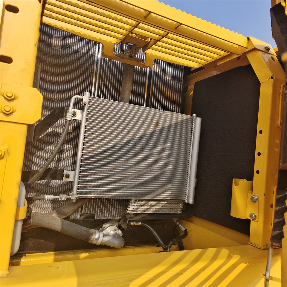 KOMATSU PC 220 - 8 - Crawler excavator: picture 2 KOMATSU PC 220 - 8 - Crawler excavator: picture 2