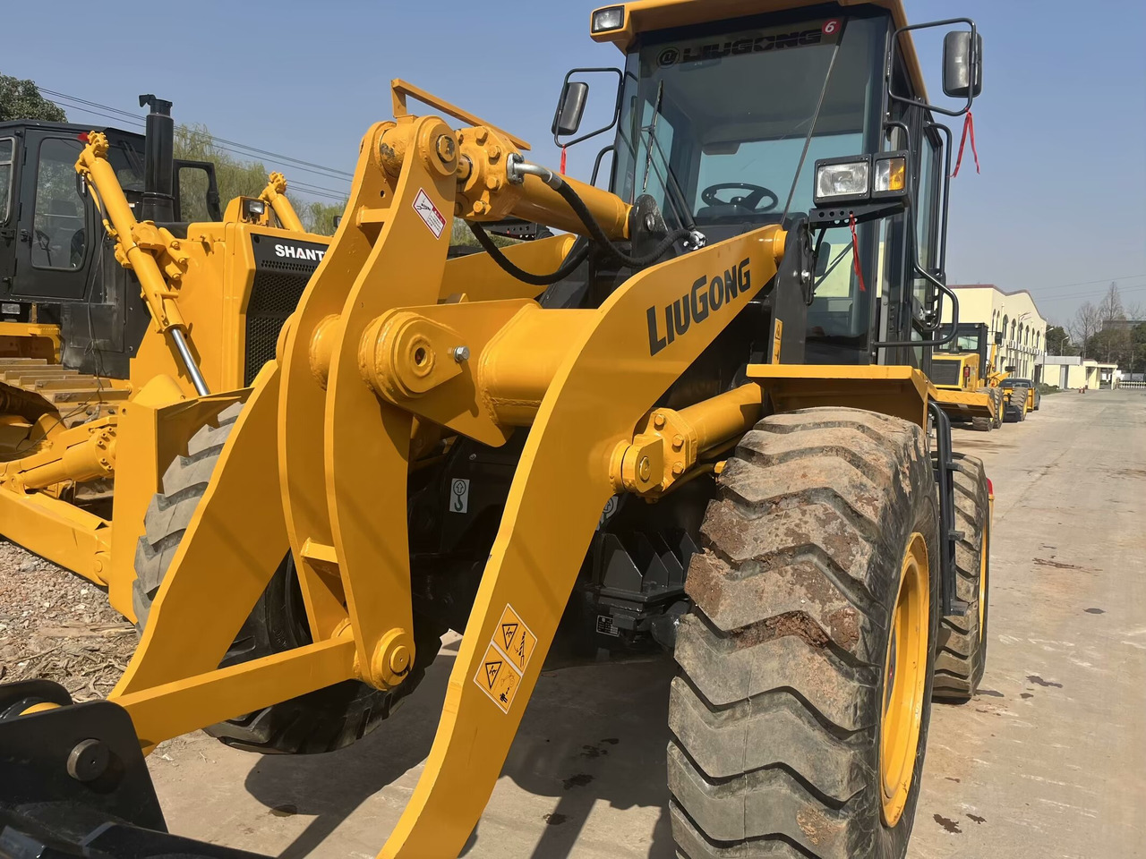 LIUGONG CLG 835 - Wheel loader: picture 2 LIUGONG CLG 835 - Wheel loader: picture 2