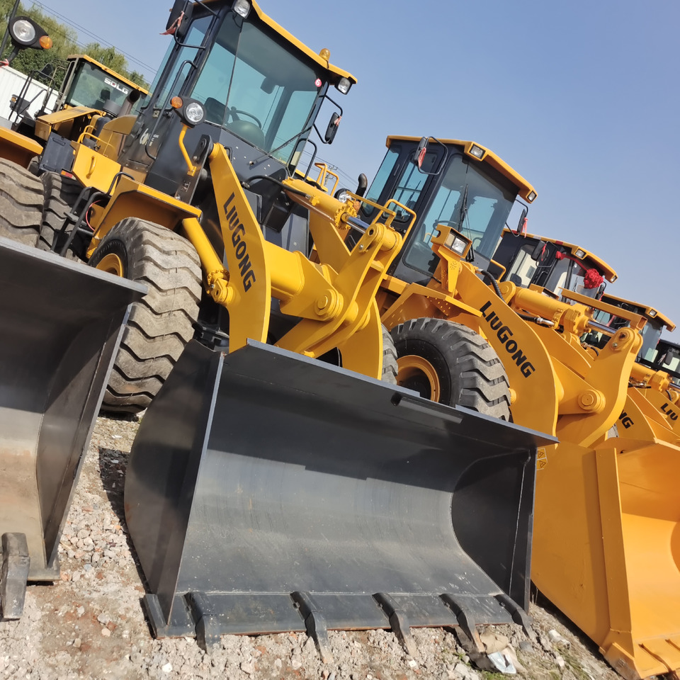 LIUGONG CLG 836 - Wheel loader: picture 3 LIUGONG CLG 836 - Wheel loader: picture 3