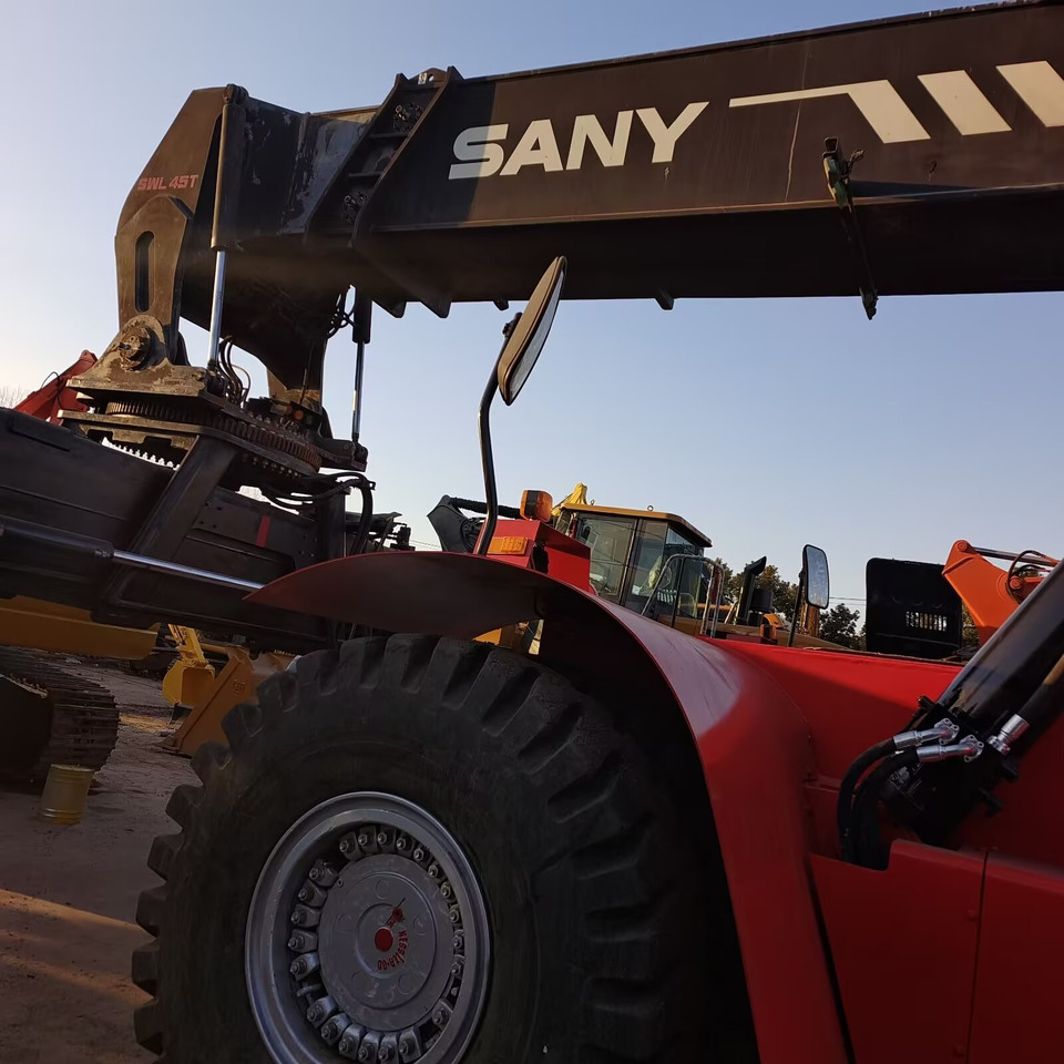 Reach stacker SANY SRSC45C30 45 TON CAPACITY: picture 12 Reach stacker SANY SRSC45C30 45 TON CAPACITY: picture 12