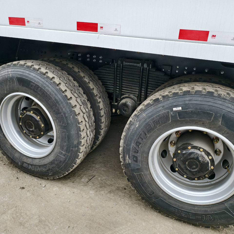 SHACMAN F3000 6*4 8*4 - Tipper: picture 3 SHACMAN F3000 6*4 8*4 - Tipper: picture 3