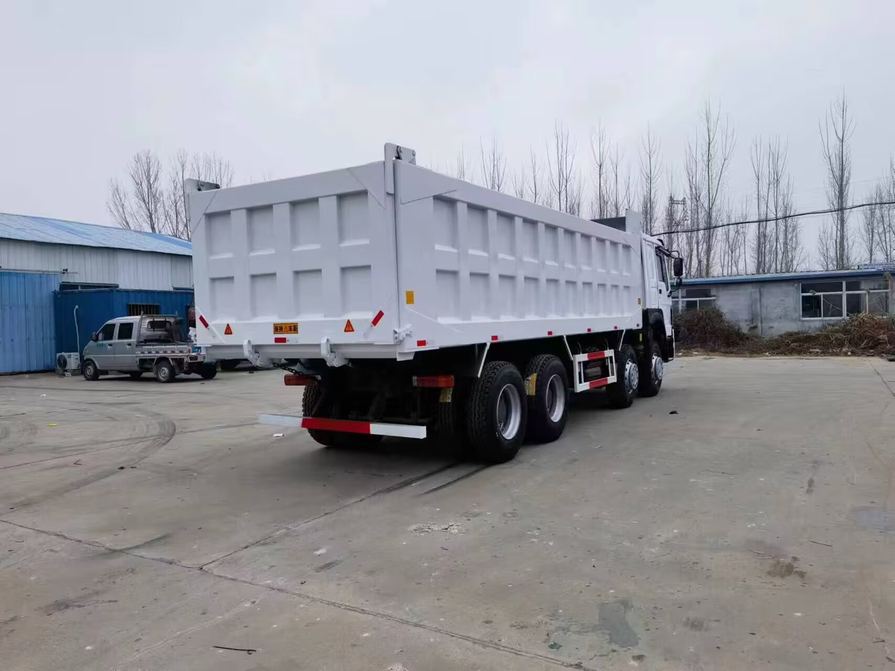 SINOTRUK HOWO 8*4 - Tipper: picture 4 SINOTRUK HOWO 8*4 - Tipper: picture 4