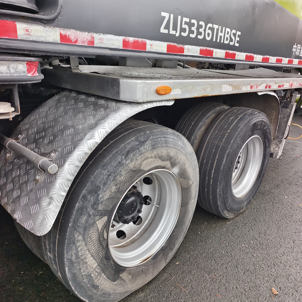 Concrete pump truck ZOOMLION ZLJ5336THBSE: picture 12