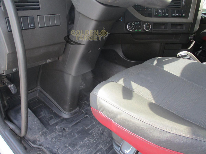 Chassis semi-trailer Volvo FH 460: picture 12 Chassis semi-trailer Volvo FH 460: picture 12