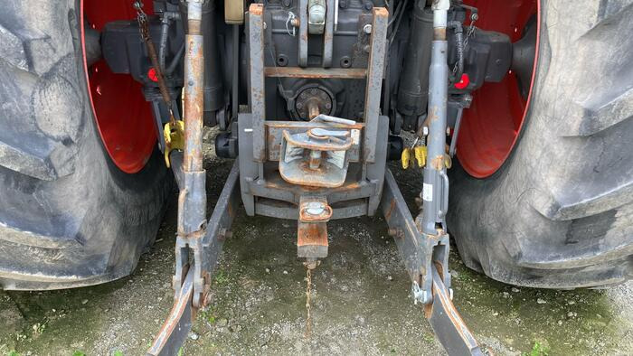 Farm tractor Claas Axion 840: picture 16