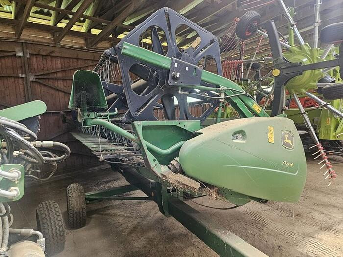 John Deere 618R - Other machinery: picture 1 John Deere 618R - Other machinery: picture 1
