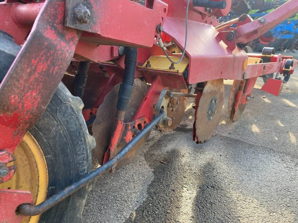 Vaderstad Rapid 400C - Combine seed drill: picture 5 Vaderstad Rapid 400C - Combine seed drill: picture 5
