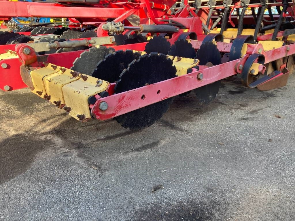 Vaderstad Rapid 400C - Combine seed drill: picture 2 Vaderstad Rapid 400C - Combine seed drill: picture 2