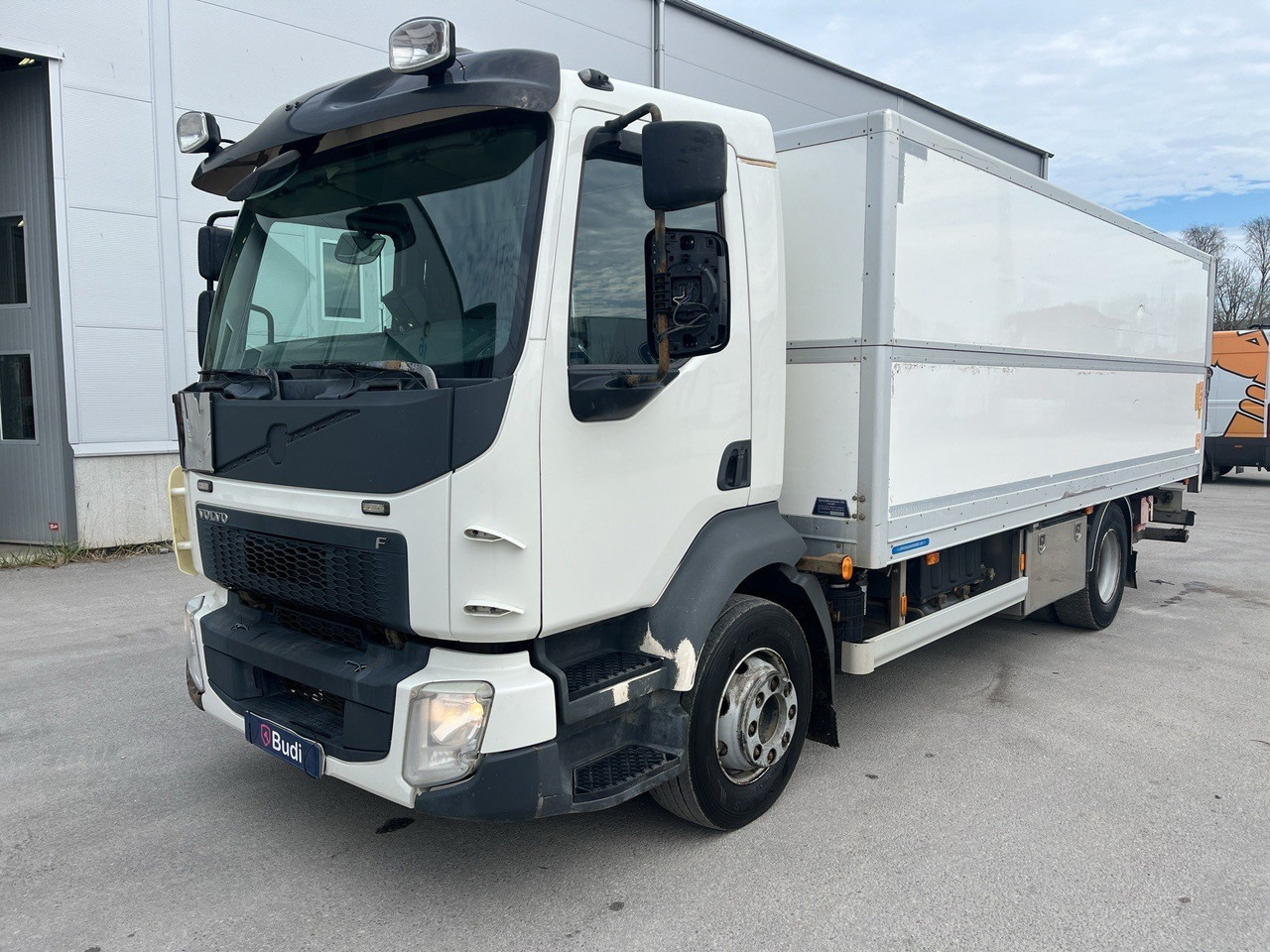 Lastbil Volvo FL 250 4x2 -2014 | Höj-sänk - Box truck: picture 1 Lastbil Volvo FL 250 4x2 -2014 | Höj-sänk - Box truck: picture 1