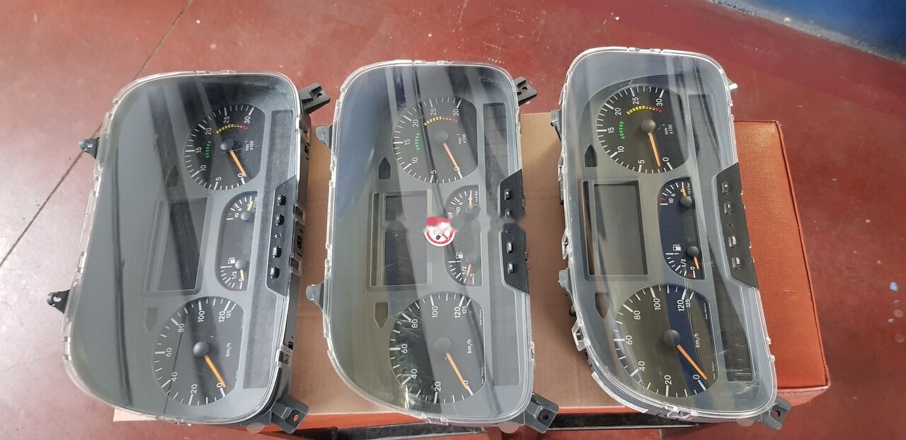 Mercedes-Benz ATEGO 2 - Dashboard for Truck: picture 4 Mercedes-Benz ATEGO 2 - Dashboard for Truck: picture 4