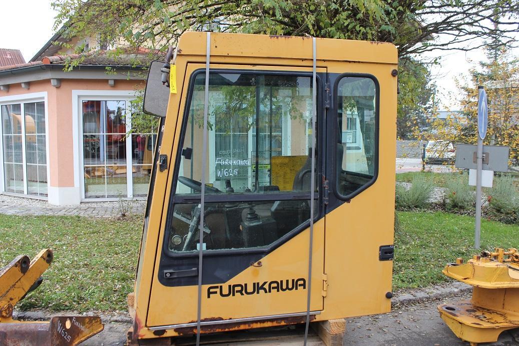 Furukawa W625 - Cab for Construction machinery: picture 3 Furukawa W625 - Cab for Construction machinery: picture 3