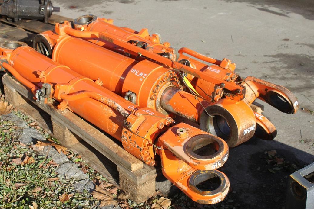 Hitachi ZW 310 - Hydraulic cylinder for Construction machinery: picture 4 Hitachi ZW 310 - Hydraulic cylinder for Construction machinery: picture 4