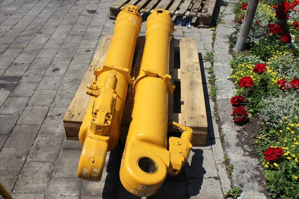 Liebherr R 934 LIT - Hydraulic cylinder for Construction machinery: picture 5 Liebherr R 934 LIT - Hydraulic cylinder for Construction machinery: picture 5