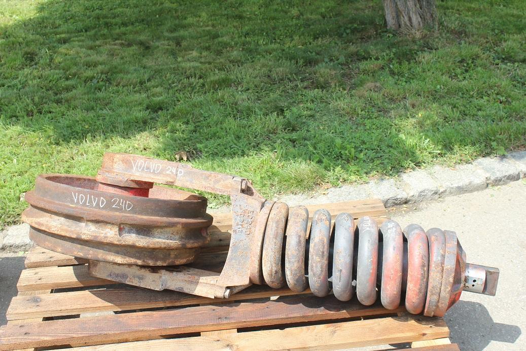 Volvo EC 240 B NLC - Undercarriage parts for Construction machinery: picture 5 Volvo EC 240 B NLC - Undercarriage parts for Construction machinery: picture 5