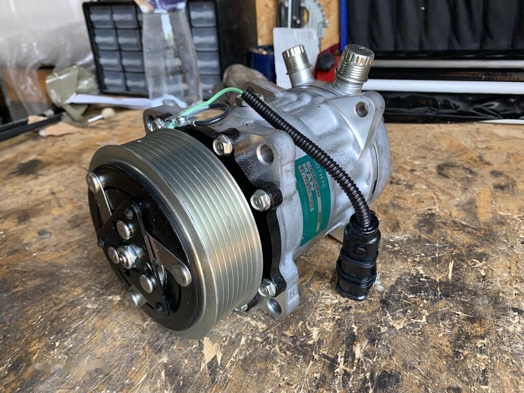 MAN Sanden SD7H15 51.77970-7028 MAN TGA TGM TGX TGL NEOPLAN BUS truck - A/C compressor for Truck: picture 1 MAN Sanden SD7H15 51.77970-7028 MAN TGA TGM TGX TGL NEOPLAN BUS truck - A/C compressor for Truck: picture 1