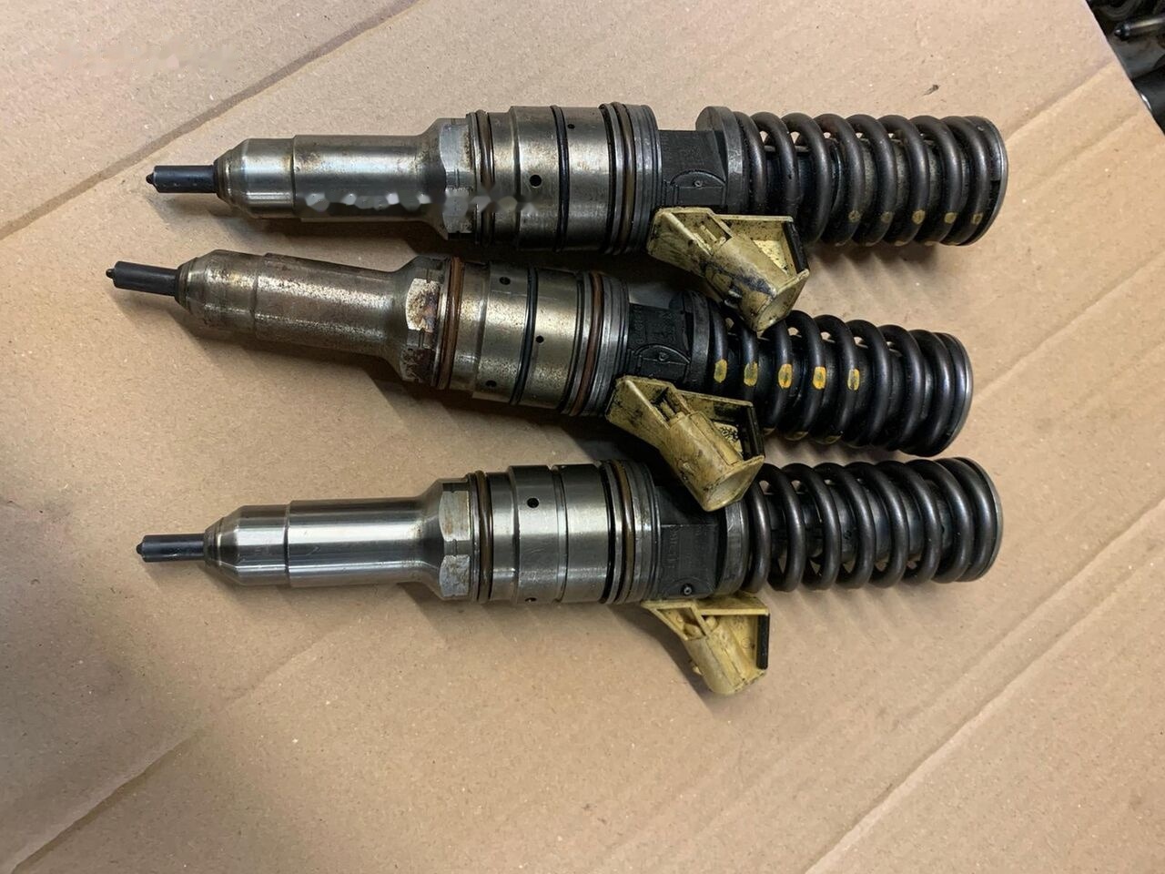 Pompo Iveco Stralis Bosch do regeneracji 0414703004 / 0414703008 - Injector for Truck: picture 1 Pompo Iveco Stralis Bosch do regeneracji 0414703004 / 0414703008 - Injector for Truck: picture 1