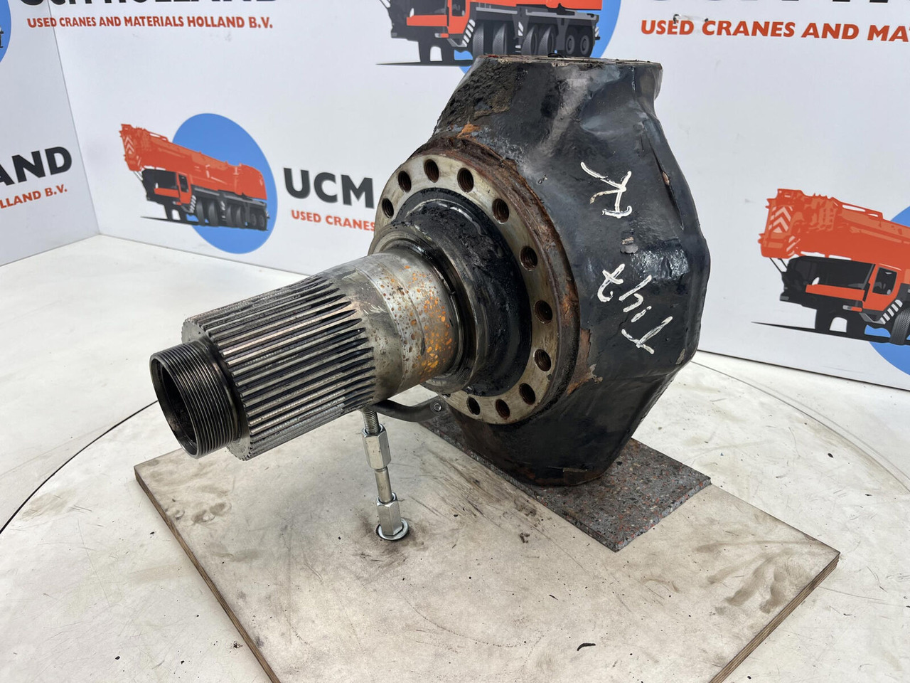 FAUN ATF 45-3 Steering knuckle 16 holes axle 3 - Steering knuckle for Mobile crane: picture 1 FAUN ATF 45-3 Steering knuckle 16 holes axle 3 - Steering knuckle for Mobile crane: picture 1