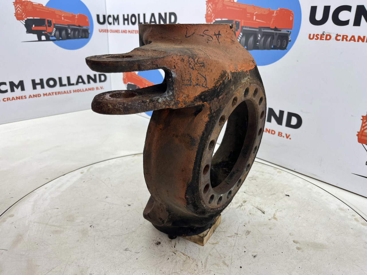 FAUN RTF 50 Steering knuckle 16 holes axle 1 right - Steering knuckle for Mobile crane: picture 3 FAUN RTF 50 Steering knuckle 16 holes axle 1 right - Steering knuckle for Mobile crane: picture 3