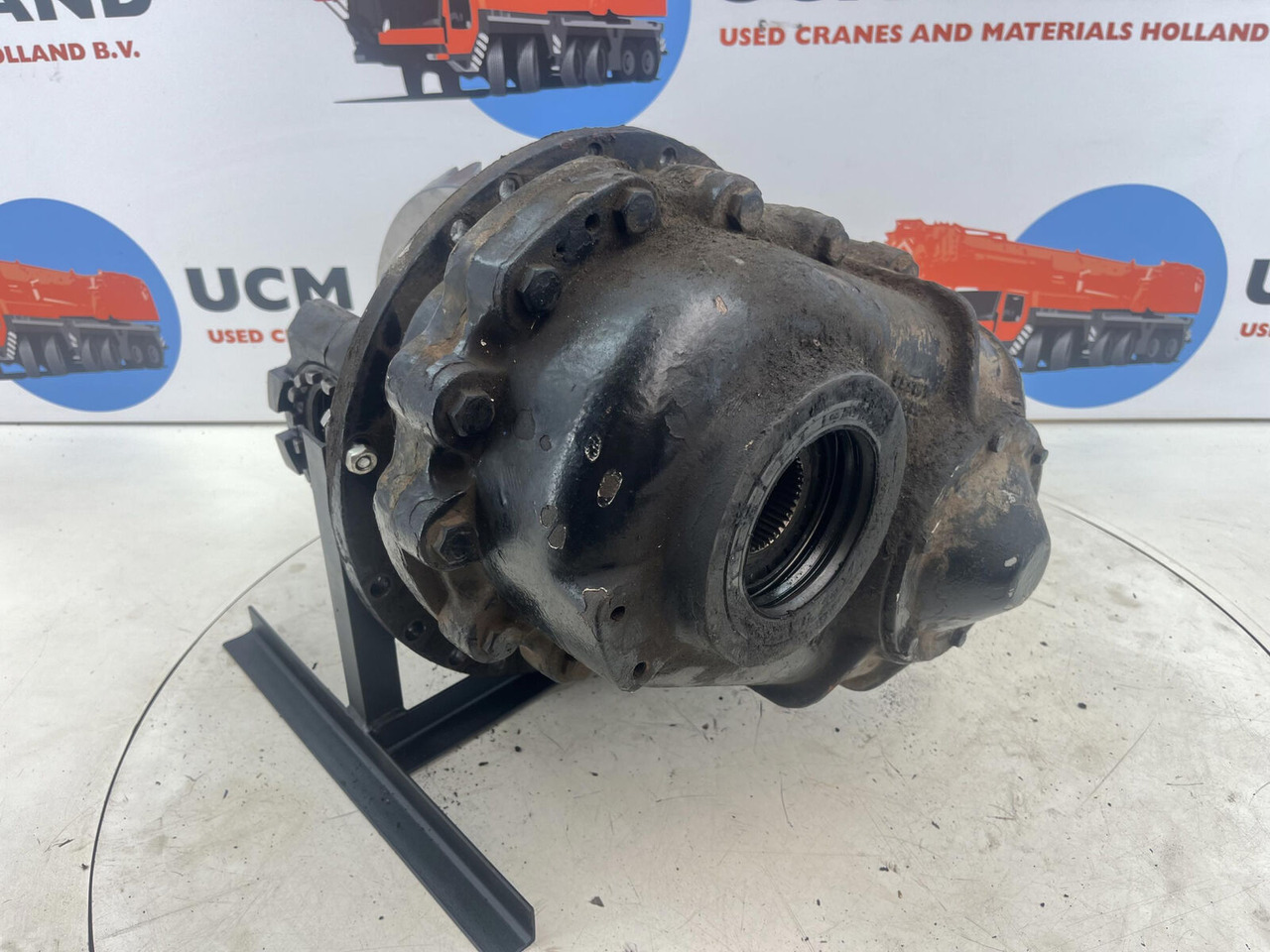 Gottwald mid differential 14x34 axle 4 - Differential gear for Crane: picture 3 Gottwald mid differential 14x34 axle 4 - Differential gear for Crane: picture 3