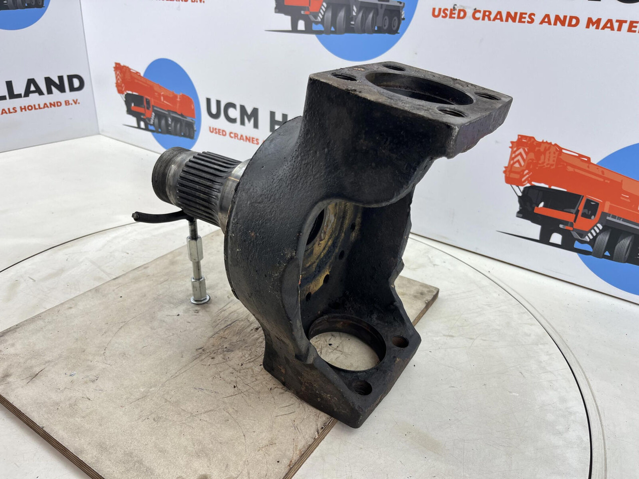 Grove AT 750 BE Steering knuckle 16 holes - Steering knuckle for Mobile crane: picture 4 Grove AT 750 BE Steering knuckle 16 holes - Steering knuckle for Mobile crane: picture 4