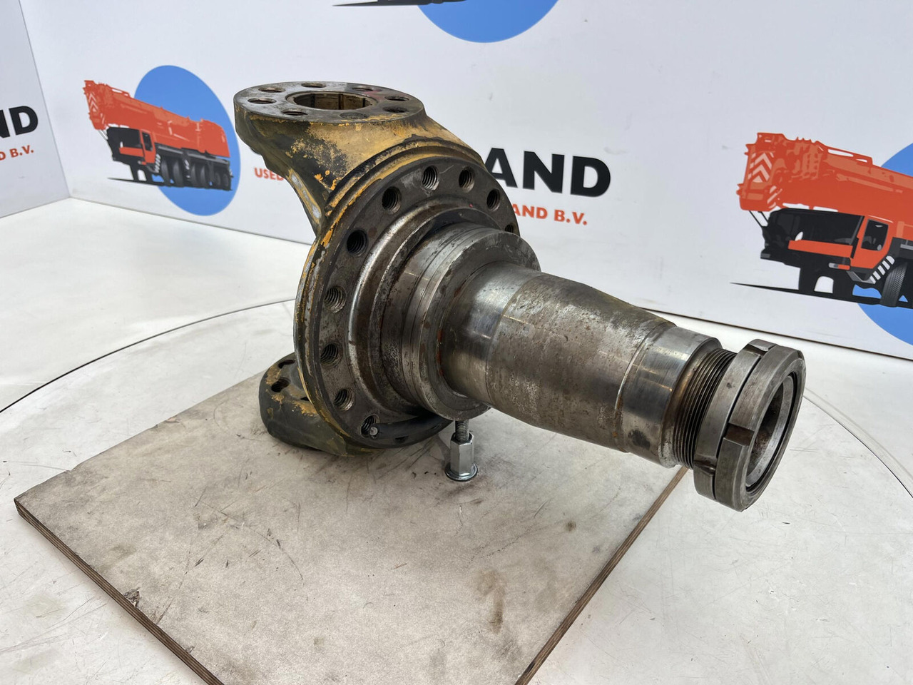 Grove AT 880 Steering knuckle 16 holes axle 2 - Steering knuckle for Mobile crane: picture 3 Grove AT 880 Steering knuckle 16 holes axle 2 - Steering knuckle for Mobile crane: picture 3