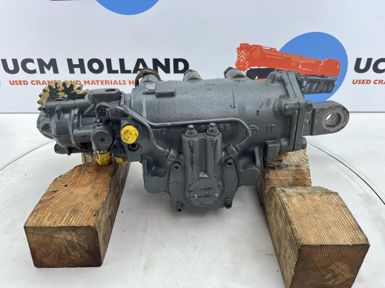 Grove GMK 2035 steering box - Steering gear for Mobile crane: picture 5 Grove GMK 2035 steering box - Steering gear for Mobile crane: picture 5