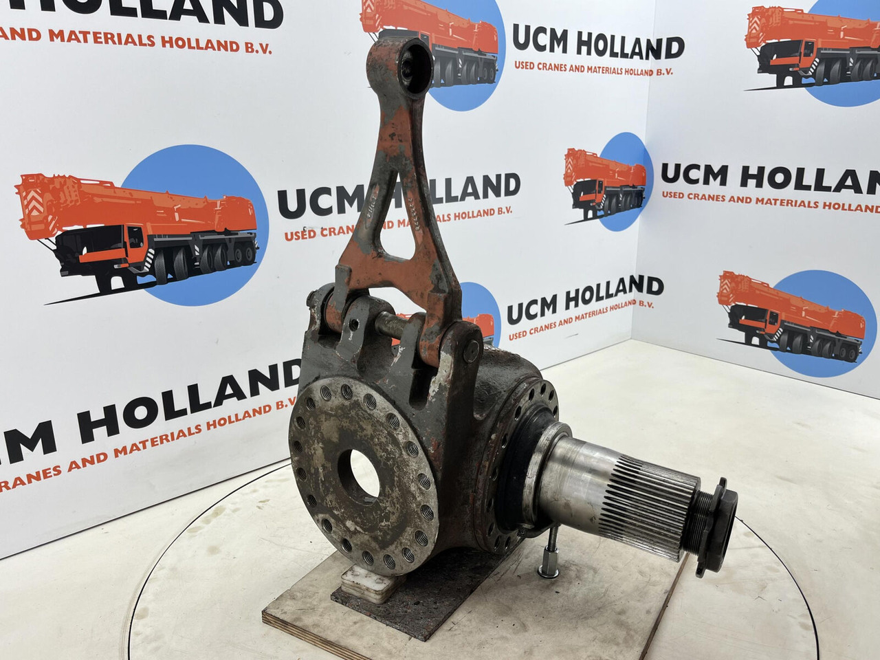 Grove GMK 3055 Steering knuckle 16 holes axle 3 right - Steering knuckle for Crane: picture 3 Grove GMK 3055 Steering knuckle 16 holes axle 3 right - Steering knuckle for Crane: picture 3