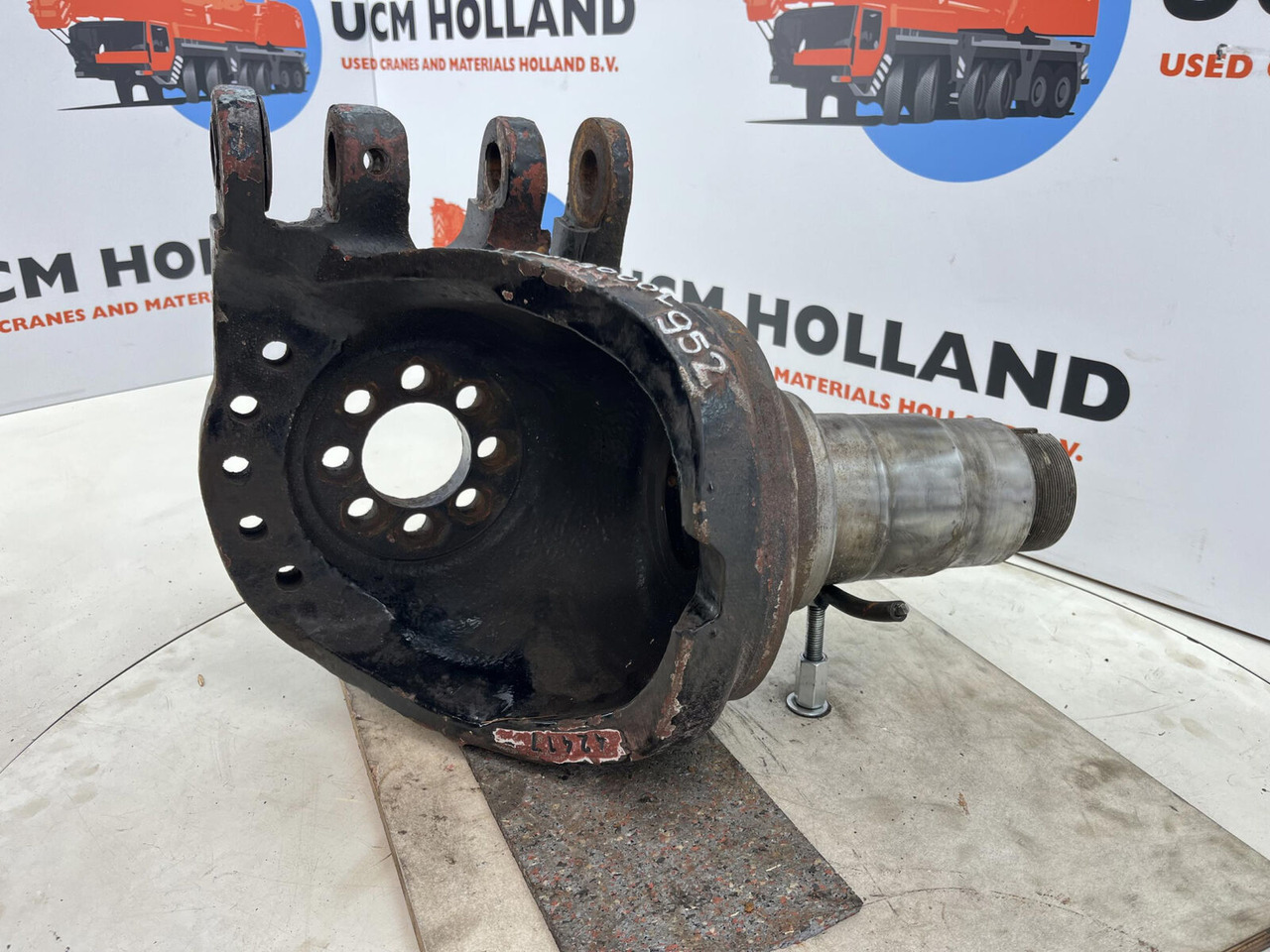Steering knuckle for Mobile crane Grove GMK Steering knuckle 16 holes: picture 6
