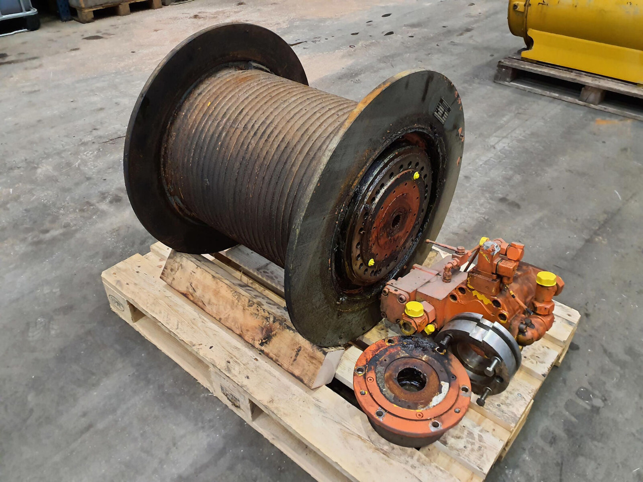 Krupp KMK 4070 complete winch - Winch for Mobile crane: picture 1 Krupp KMK 4070 complete winch - Winch for Mobile crane: picture 1