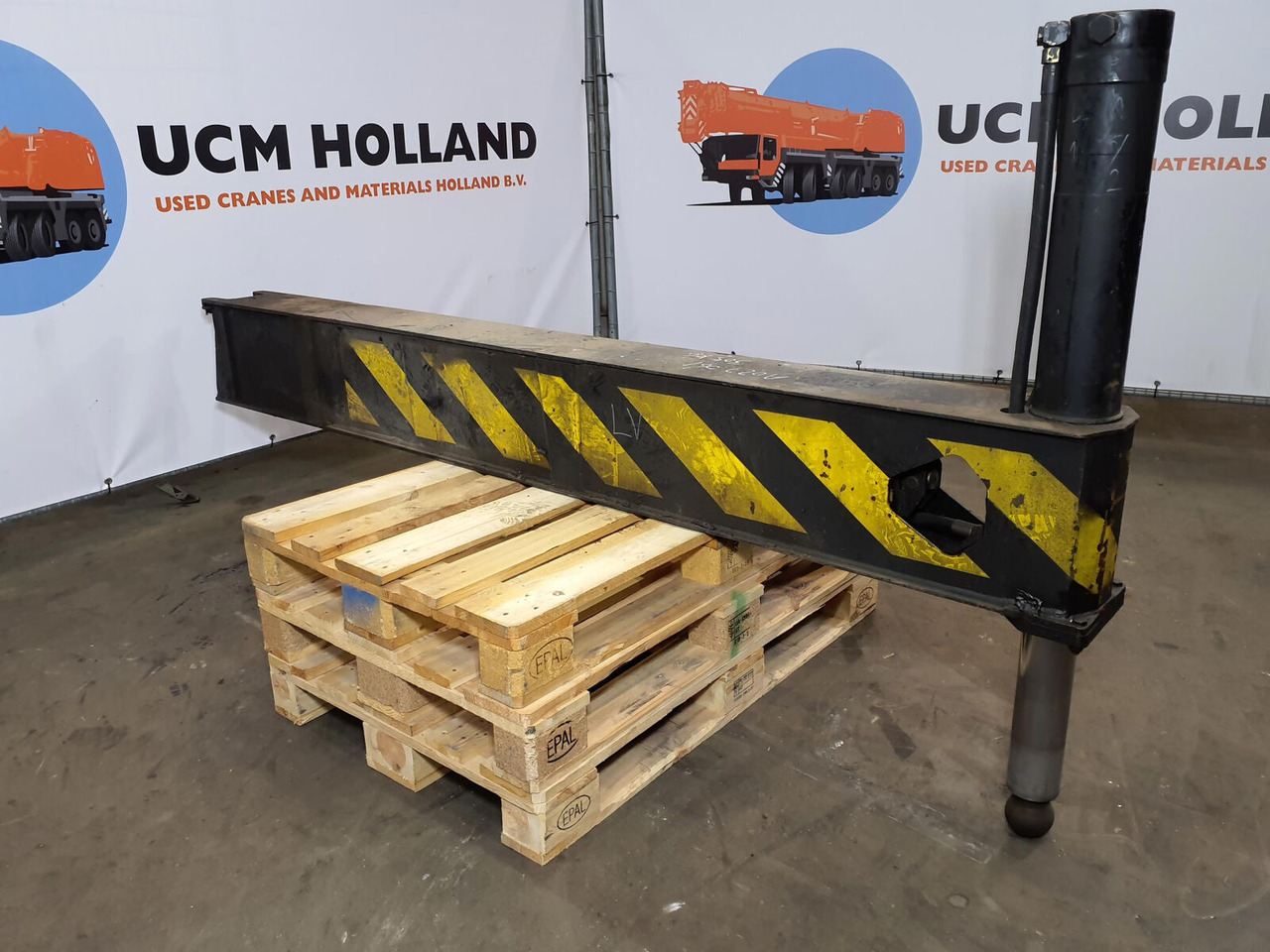 Liebherr LTM 1035/2 sliding beam complete - Suspension for Mobile crane: picture 1 Liebherr LTM 1035/2 sliding beam complete - Suspension for Mobile crane: picture 1