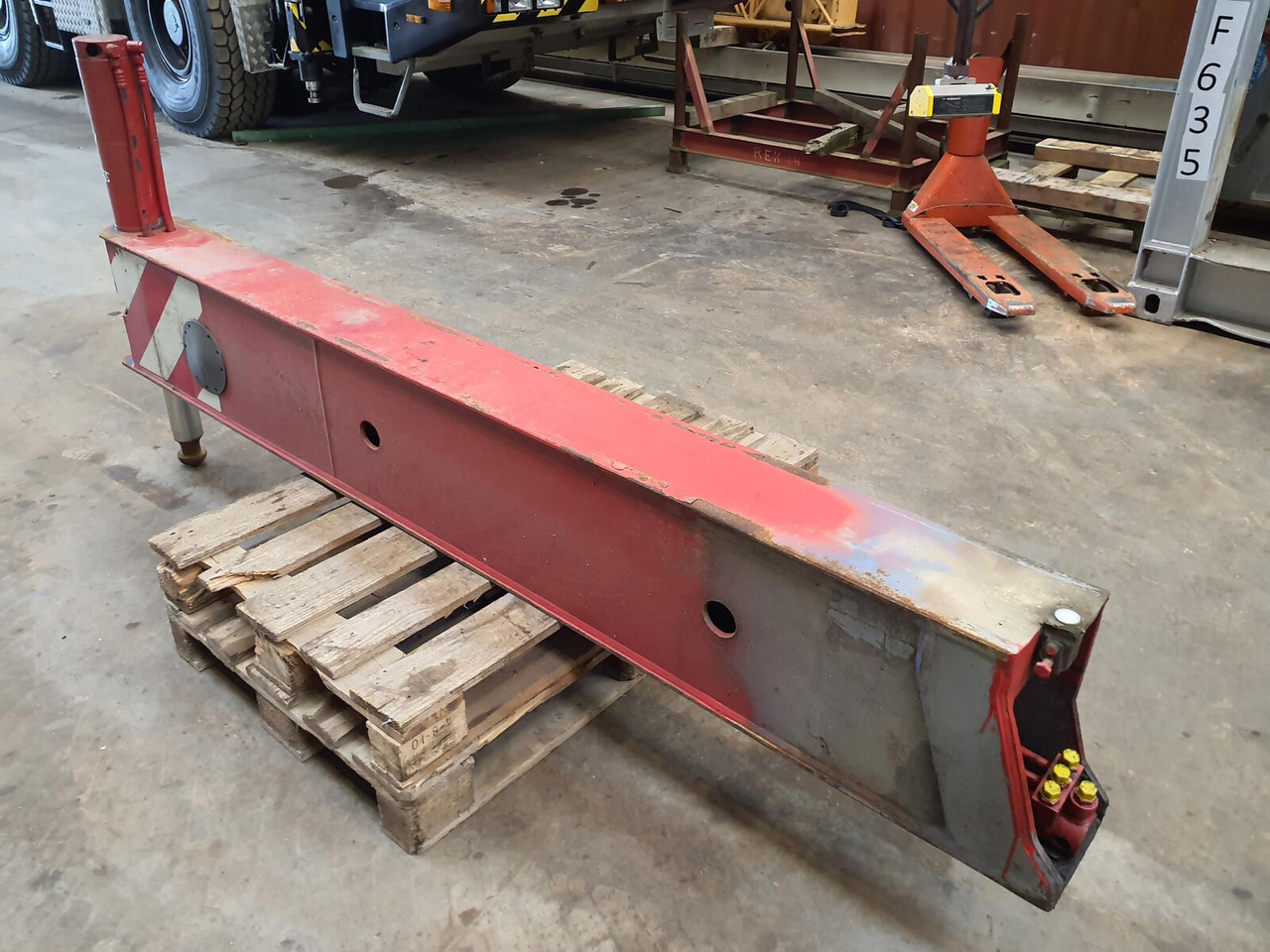 Liebherr LTM 1040 2.1 Outrigger - Suspension for Crane: picture 4 Liebherr LTM 1040 2.1 Outrigger - Suspension for Crane: picture 4