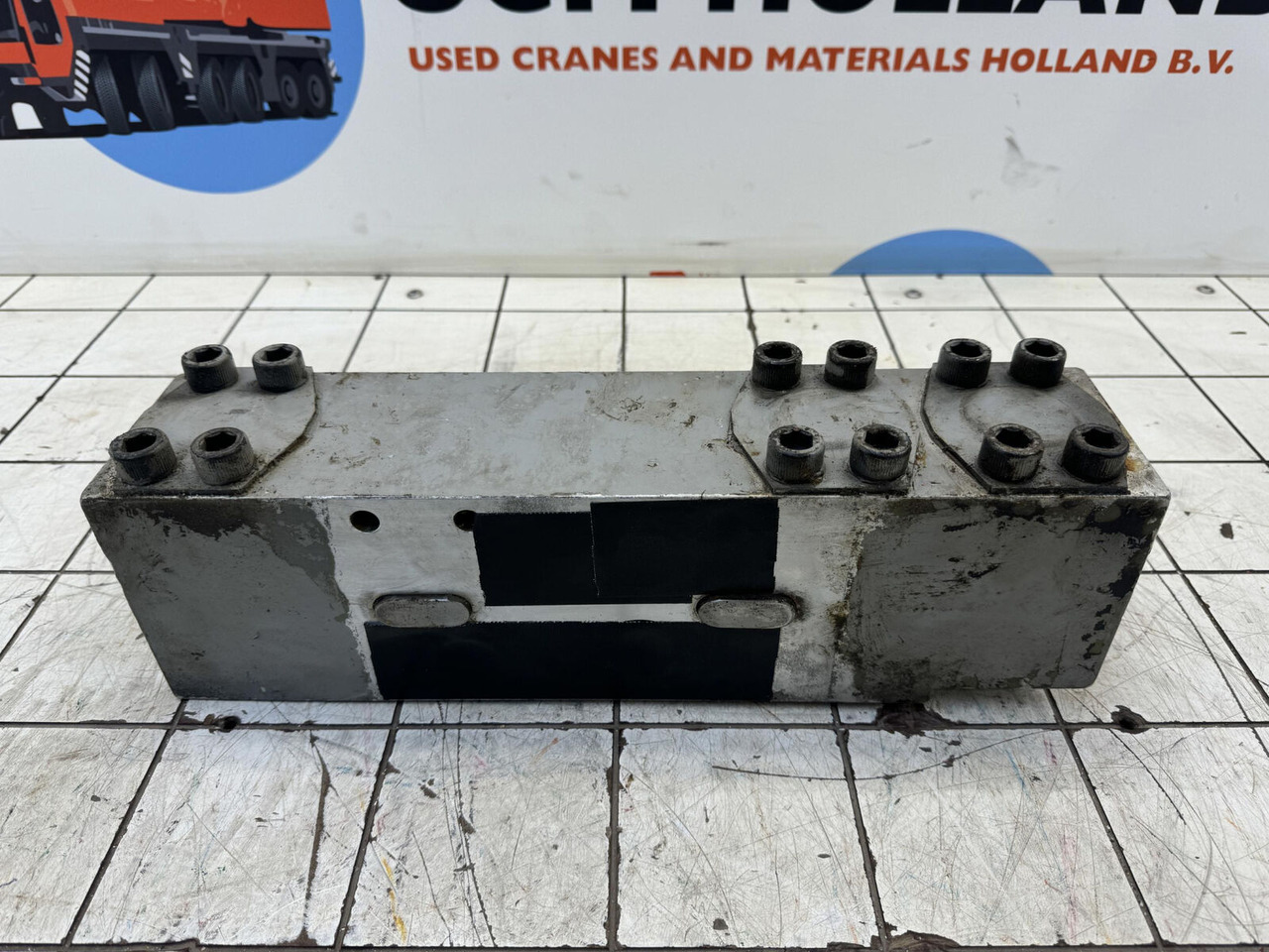 Liebherr LTM 1080/1 telescopic cylinder connection block - Hydraulics for Mobile crane: picture 2 Liebherr LTM 1080/1 telescopic cylinder connection block - Hydraulics for Mobile crane: picture 2