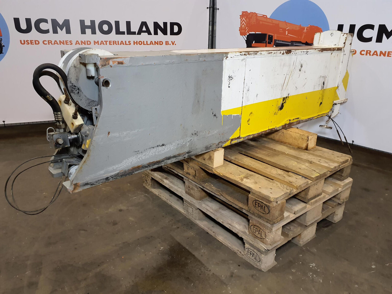 Liebherr LTM 1090-2 outrigger beam rear - Suspension for Crane: picture 4 Liebherr LTM 1090-2 outrigger beam rear - Suspension for Crane: picture 4