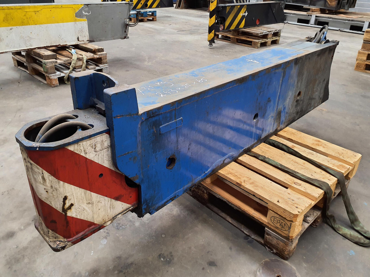 Liebherr LTM 1090-2 sliding beam with sliding cylinder - Suspension for Mobile crane: picture 2 Liebherr LTM 1090-2 sliding beam with sliding cylinder - Suspension for Mobile crane: picture 2
