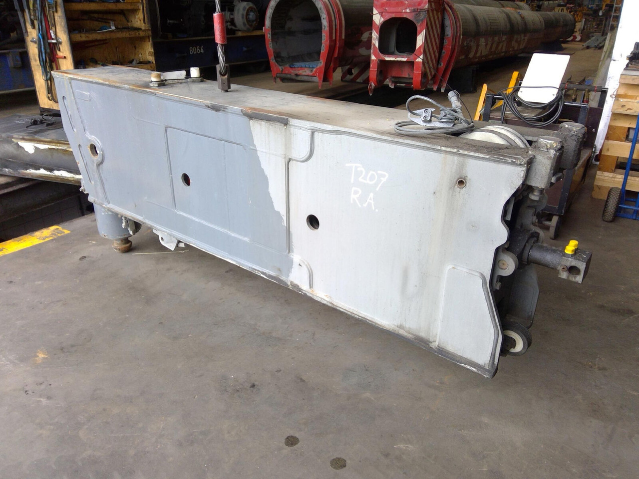 Liebherr LTM 1250-6.1 outrigger beam complete rear - Suspension for Crane: picture 4 Liebherr LTM 1250-6.1 outrigger beam complete rear - Suspension for Crane: picture 4