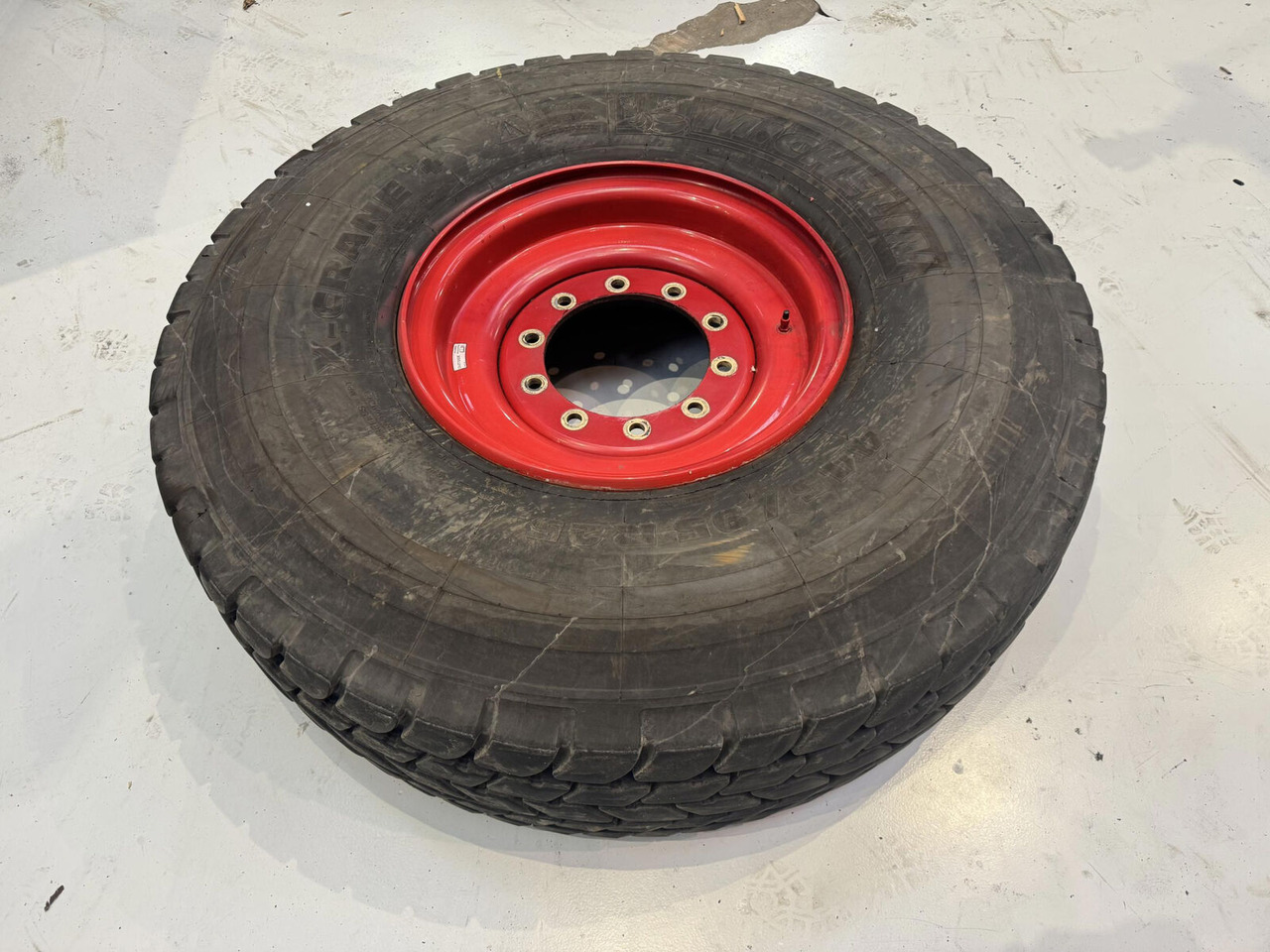 Michelin Wheel 445/95R25 10 12 1p - Wheel and tire package for Crane: picture 1 Michelin Wheel 445/95R25 10 12 1p - Wheel and tire package for Crane: picture 1