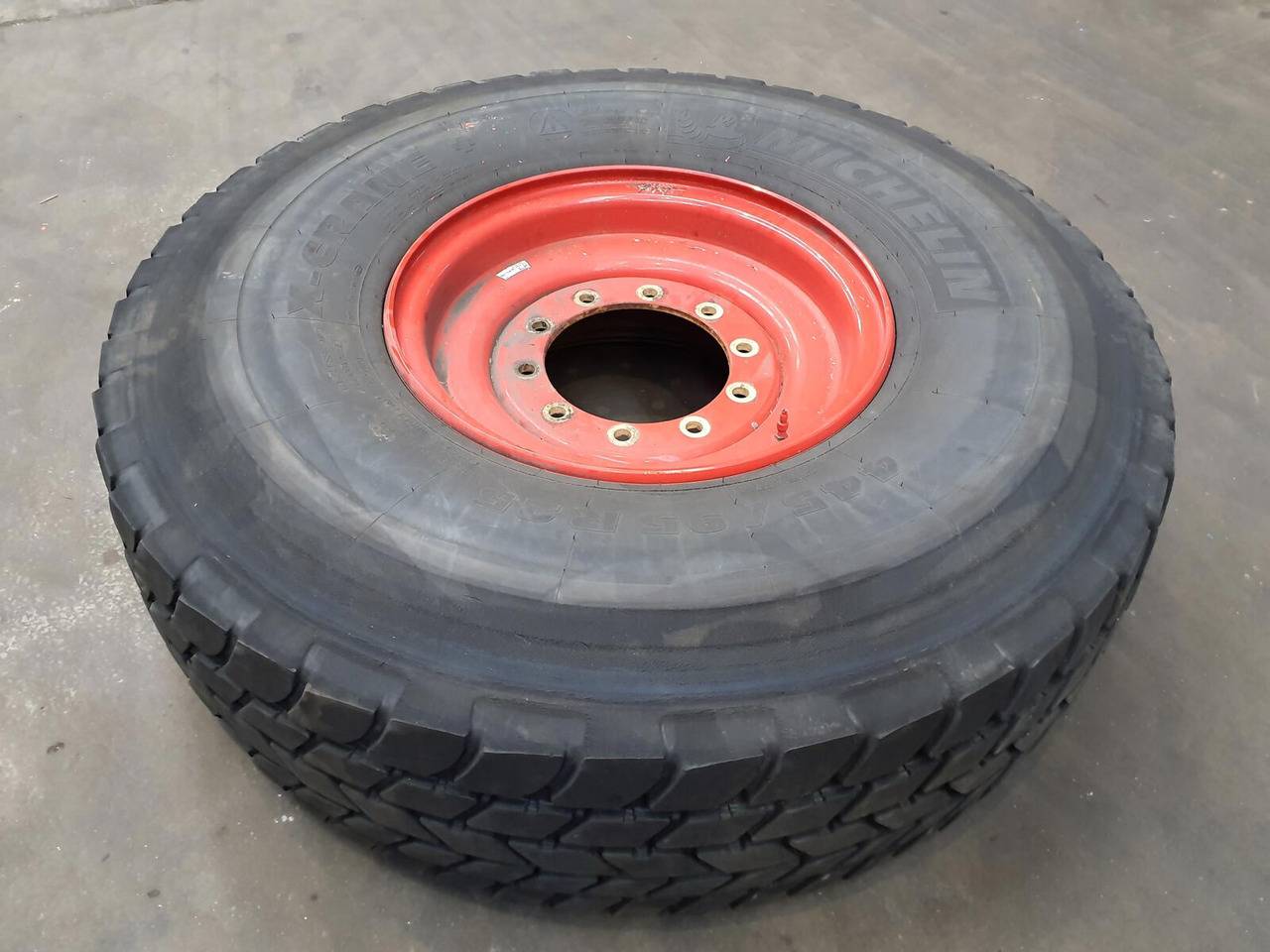 Michelin Wheel 445/95R25 10 12 1p - Wheel and tire package for Crane: picture 1 Michelin Wheel 445/95R25 10 12 1p - Wheel and tire package for Crane: picture 1