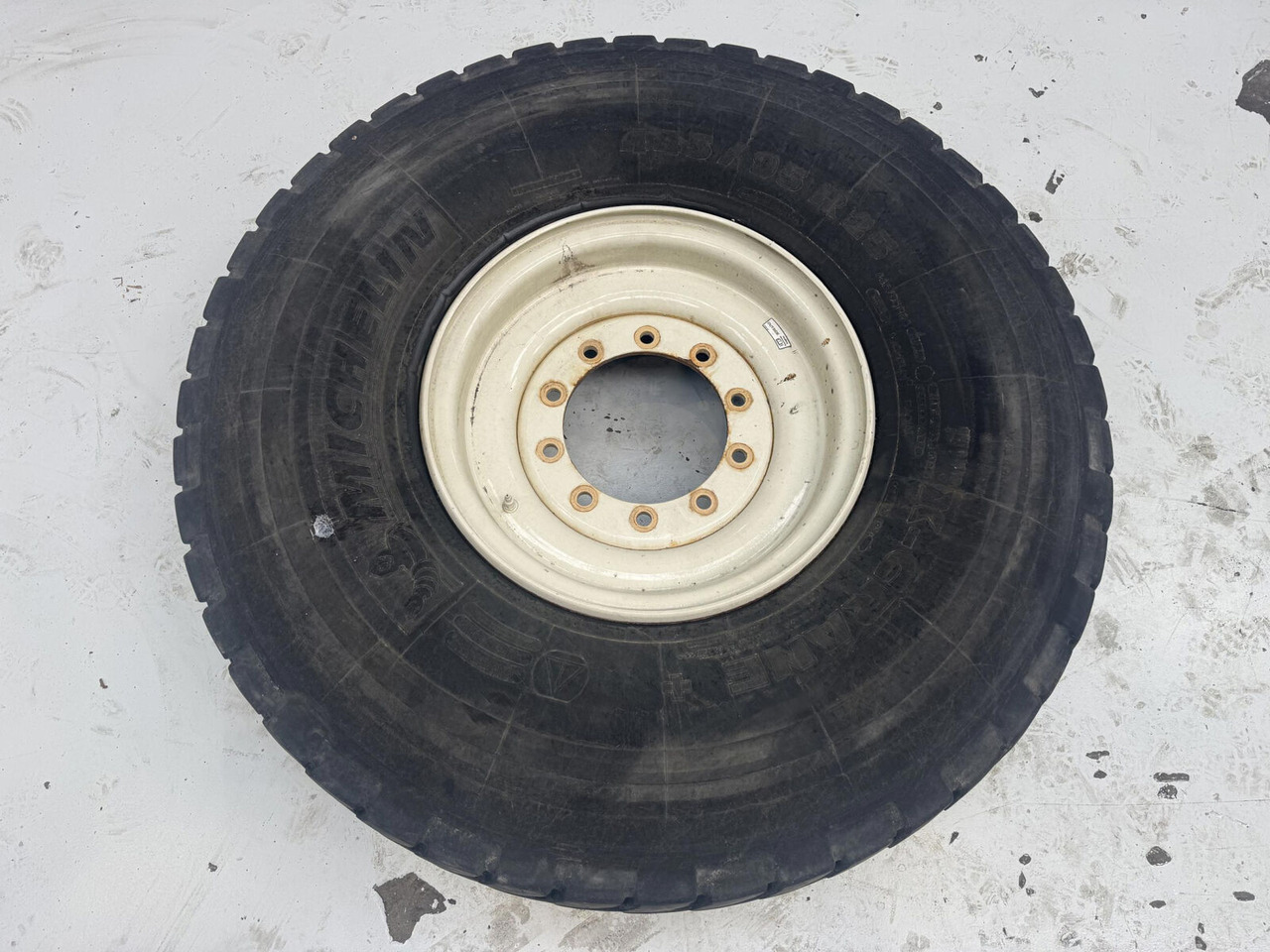 Wheel and tire package for Crane Michelin Wheel 445/95R25 10 12 1p: picture 1
