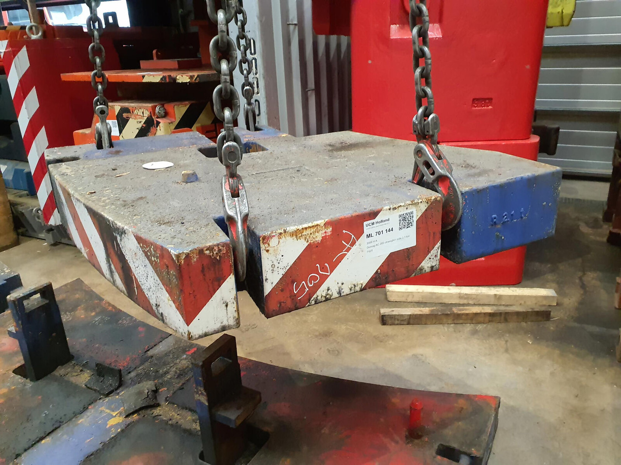 Terex AC 205 counterweight right side 2,1 ton - Counterweight for Mobile crane: picture 4 Terex AC 205 counterweight right side 2,1 ton - Counterweight for Mobile crane: picture 4