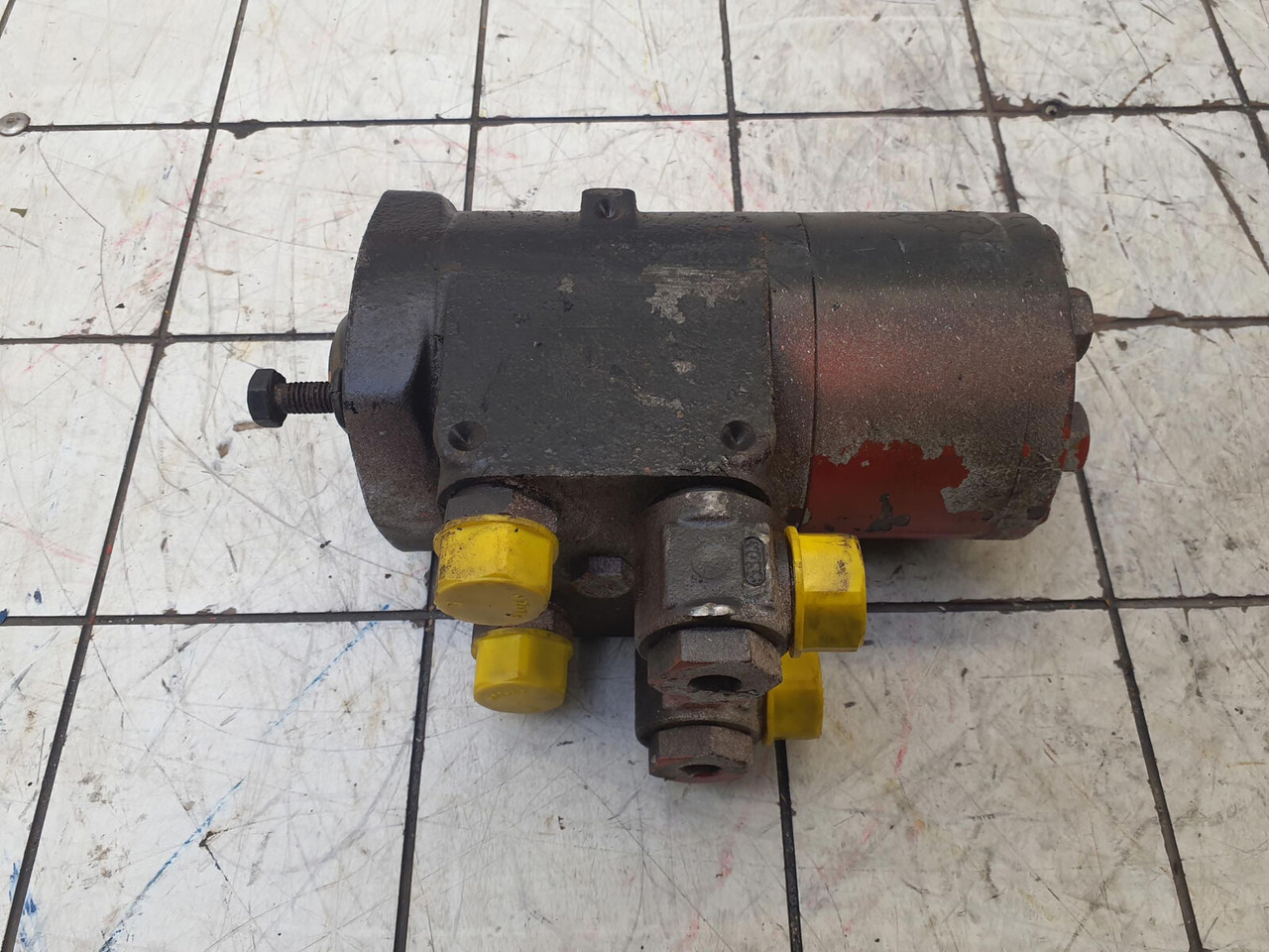 ZF ZF steering pump - Steering pump for Crane: picture 2 ZF ZF steering pump - Steering pump for Crane: picture 2