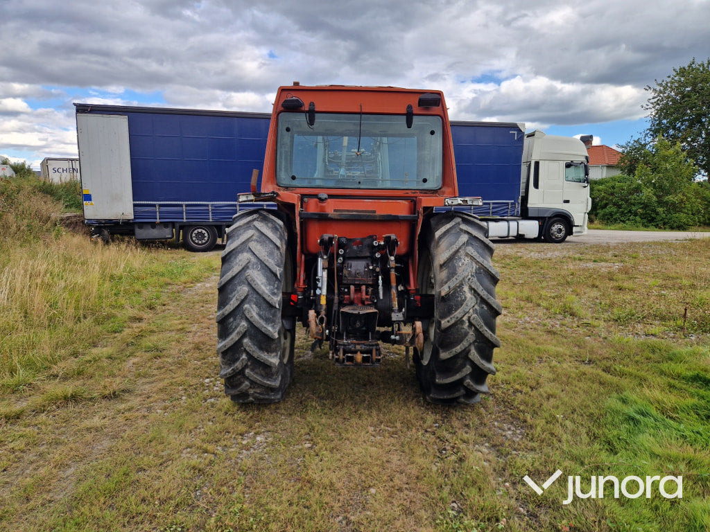 Lastartraktor New Holland 110-90 - Farm tractor: picture 5 Lastartraktor New Holland 110-90 - Farm tractor: picture 5