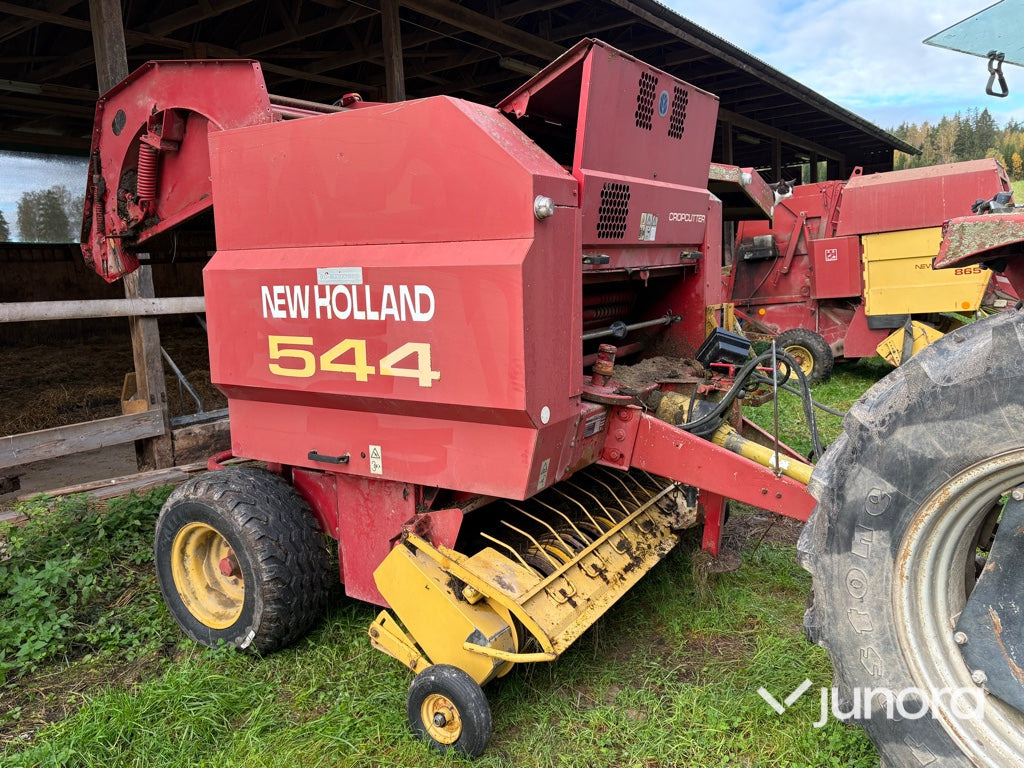 Rundbalspress New Holland 544 Cropcutter - Round baler: picture 4 Rundbalspress New Holland 544 Cropcutter - Round baler: picture 4