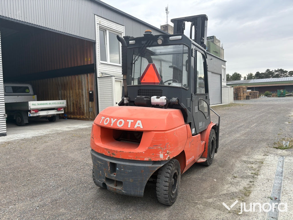 Toyota Tonero 42-7FDA50 - Diesel forklift: picture 3 Toyota Tonero 42-7FDA50 - Diesel forklift: picture 3