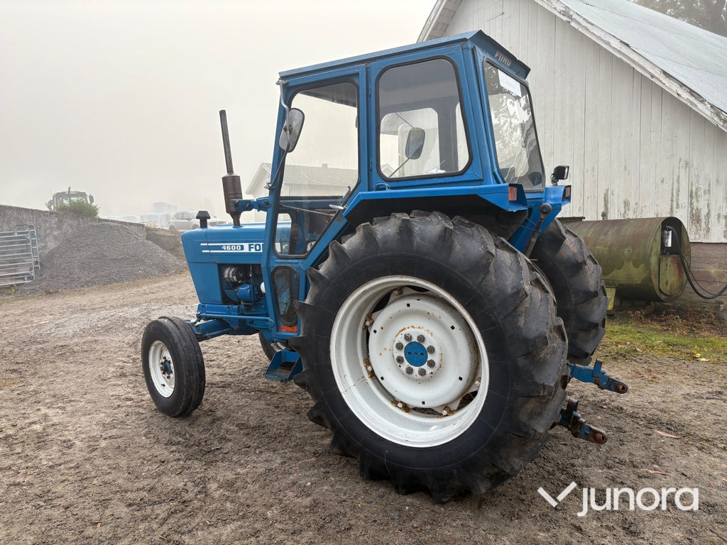 Traktor - Ford 4600 1976 - Farm tractor: picture 4 Traktor - Ford 4600 1976 - Farm tractor: picture 4