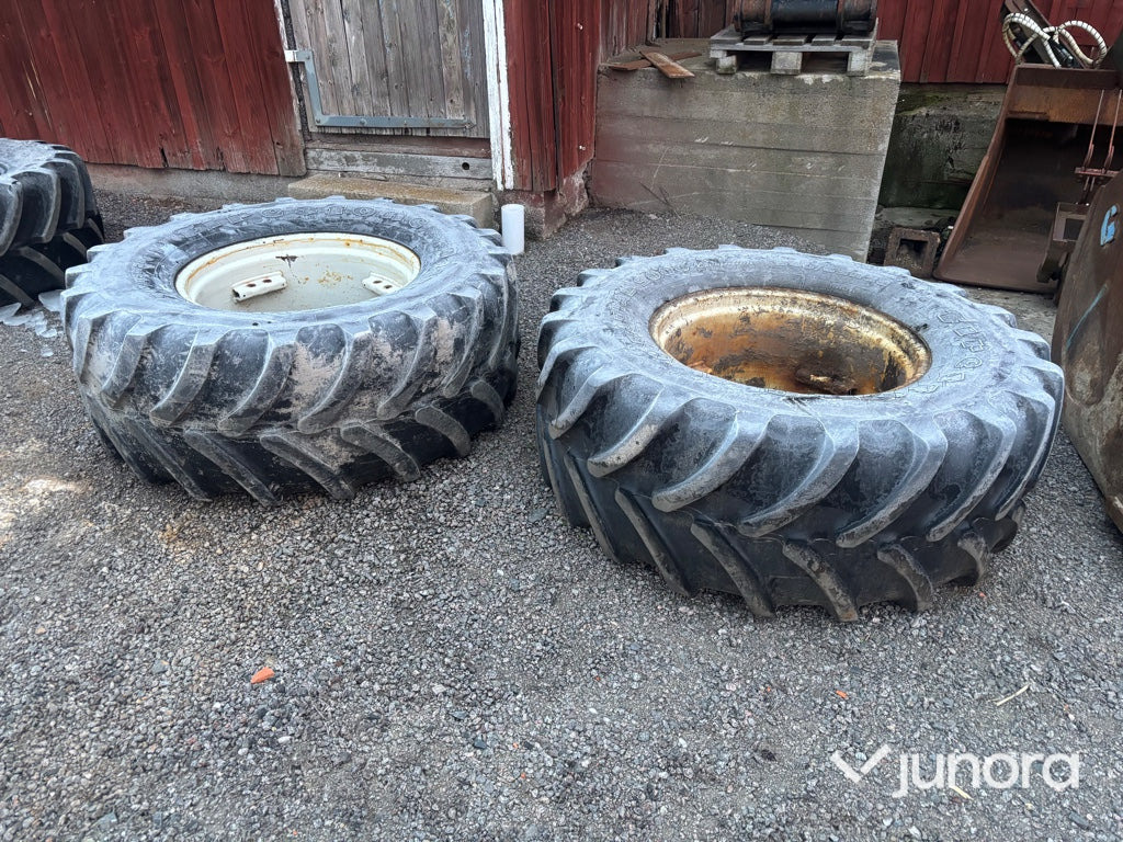 Traktordäck + Fälg - Firestone, Radial 9000, 540/65 R 28 - Wheel and tire package for Agricultural machinery: picture 2 Traktordäck + Fälg - Firestone, Radial 9000, 540/65 R 28 - Wheel and tire package for Agricultural machinery: picture 2