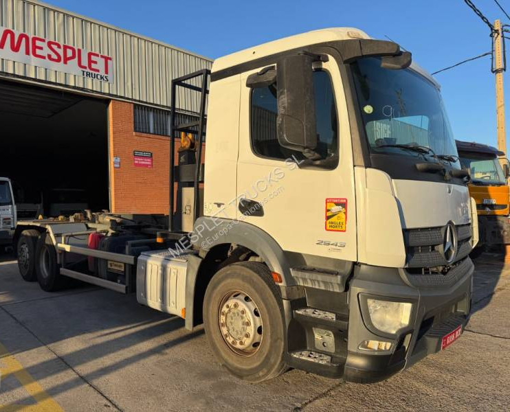 Mercedes Antos 2543 - Hook lift truck: picture 2 Mercedes Antos 2543 - Hook lift truck: picture 2